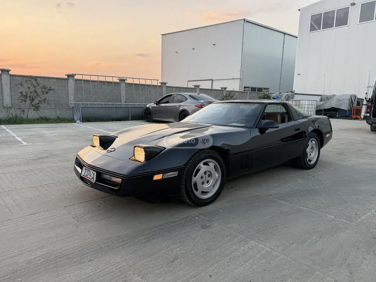 Chevrolet Corvette 1987 — photo 2