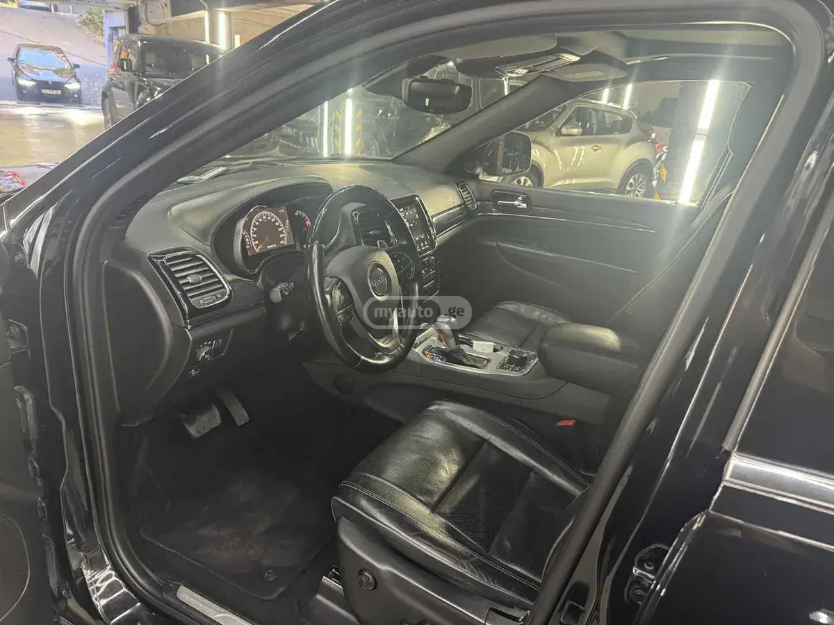 Jeep Grand Cherokee 2021 — photo 2