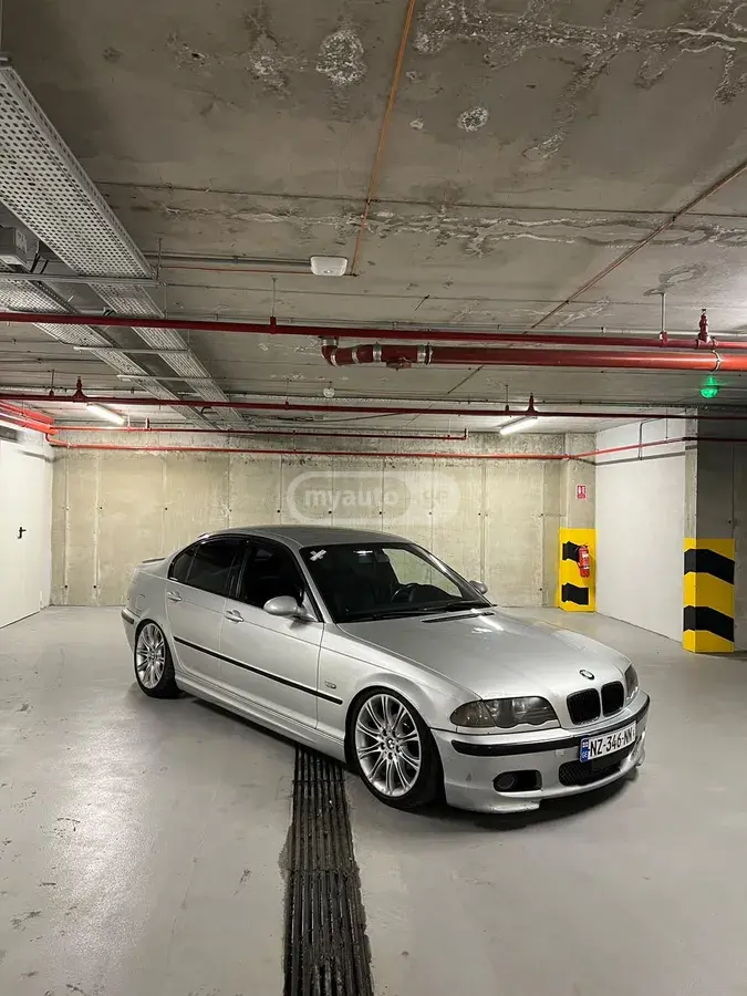 BMW 318 2000 — photo 2