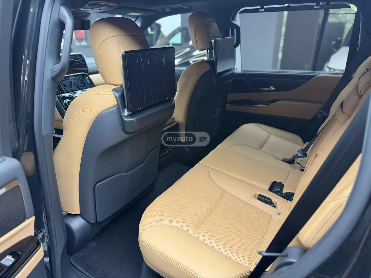 Lexus LX 500 2026 — photo 2