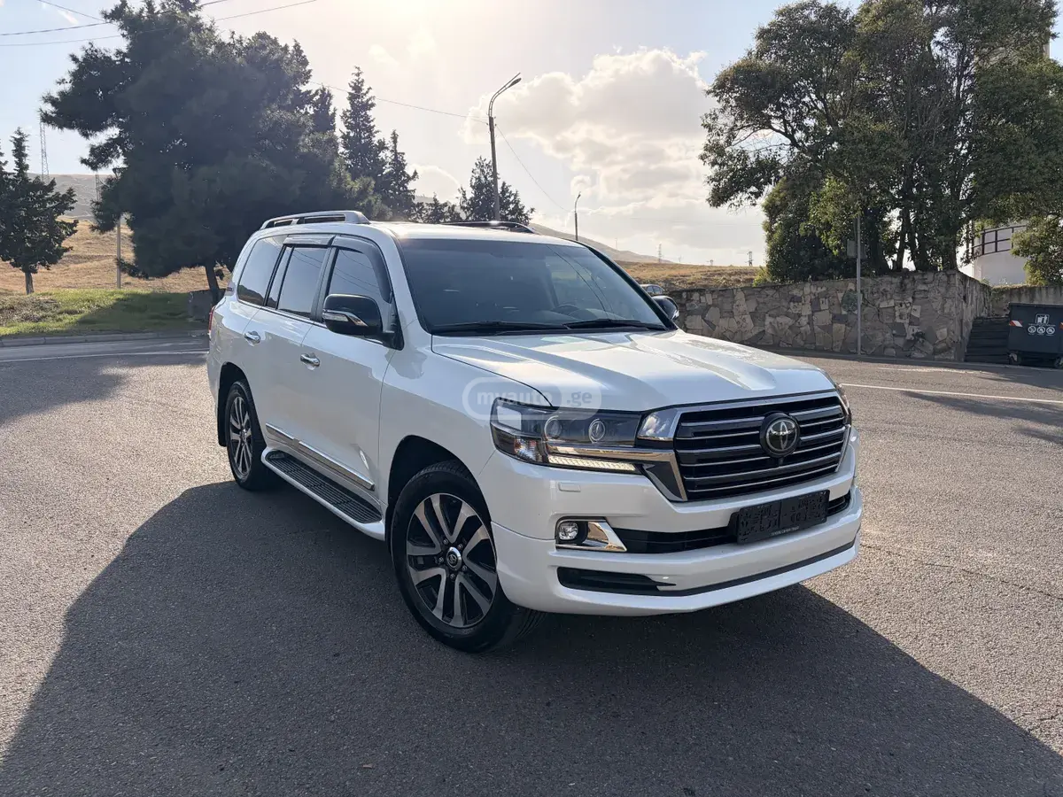 Toyota Land Cruiser 2018 — photo 2