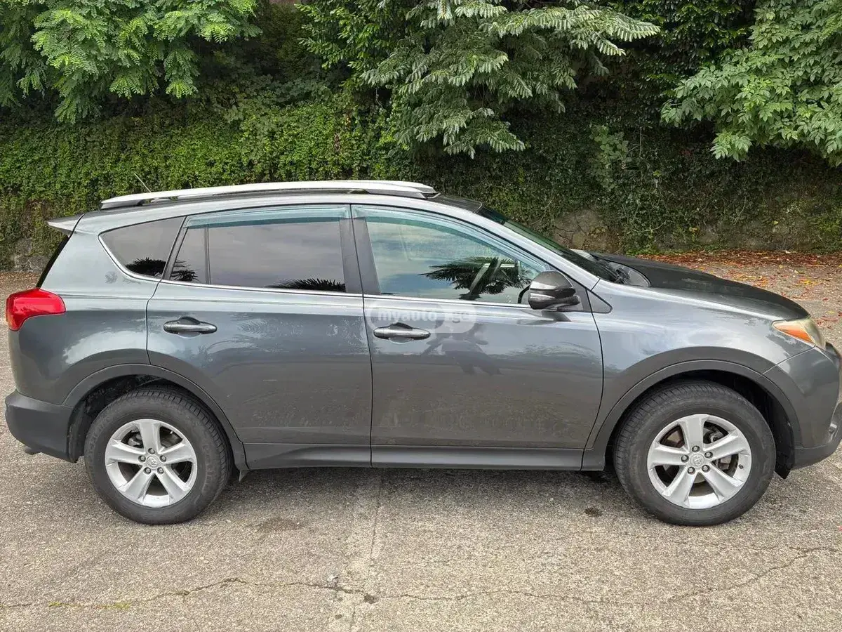 Toyota RAV4 2014 — photo 2