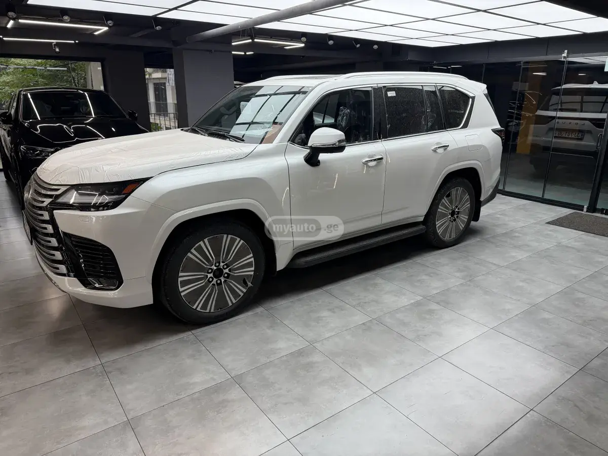 Lexus LX 600 2026 — photo 2