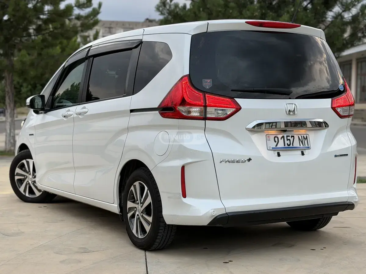 Honda Fit 2022 — photo 2