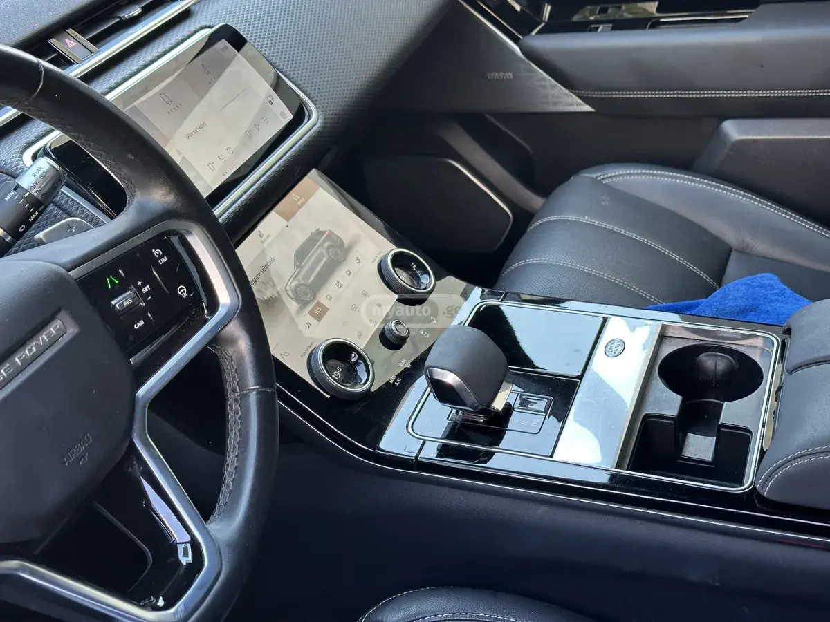 Land Rover Range Rover Velar 2022 — photo 2