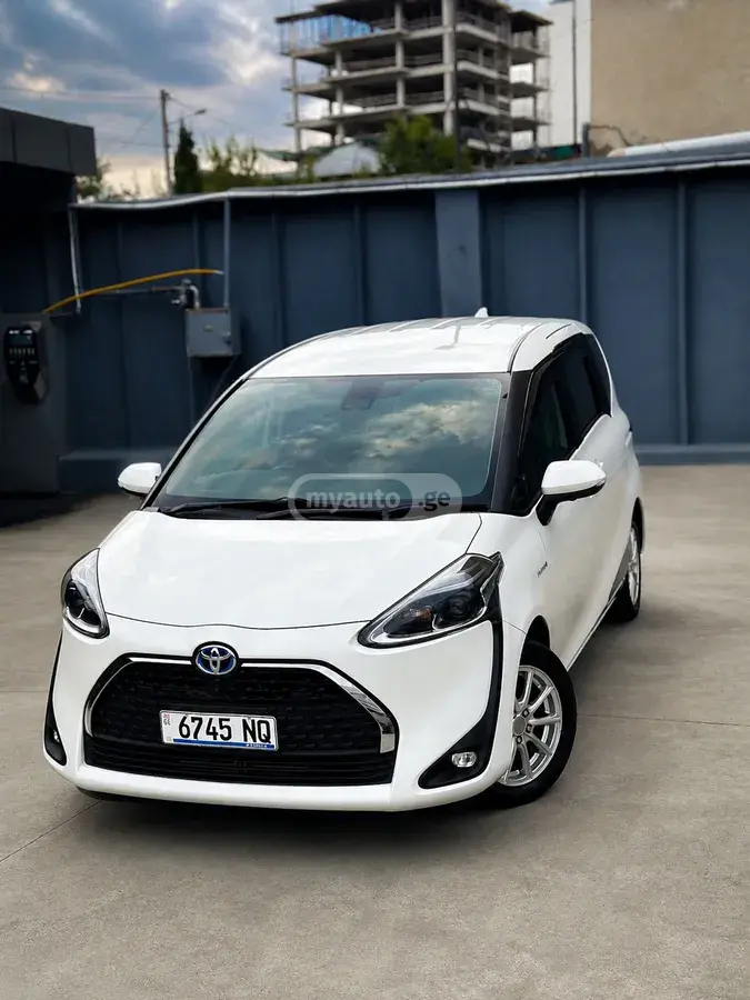 Toyota Sienta