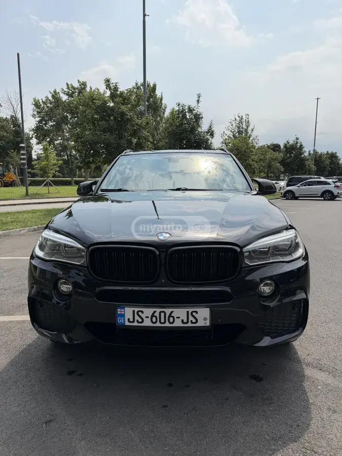 BMW X5 2017 — photo 2