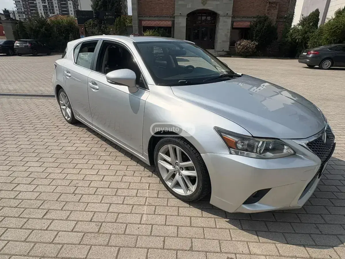 Lexus CT 200 h