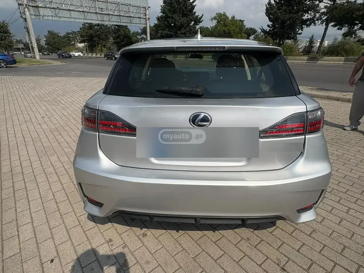 Lexus CT 200 h 2015 — photo 2