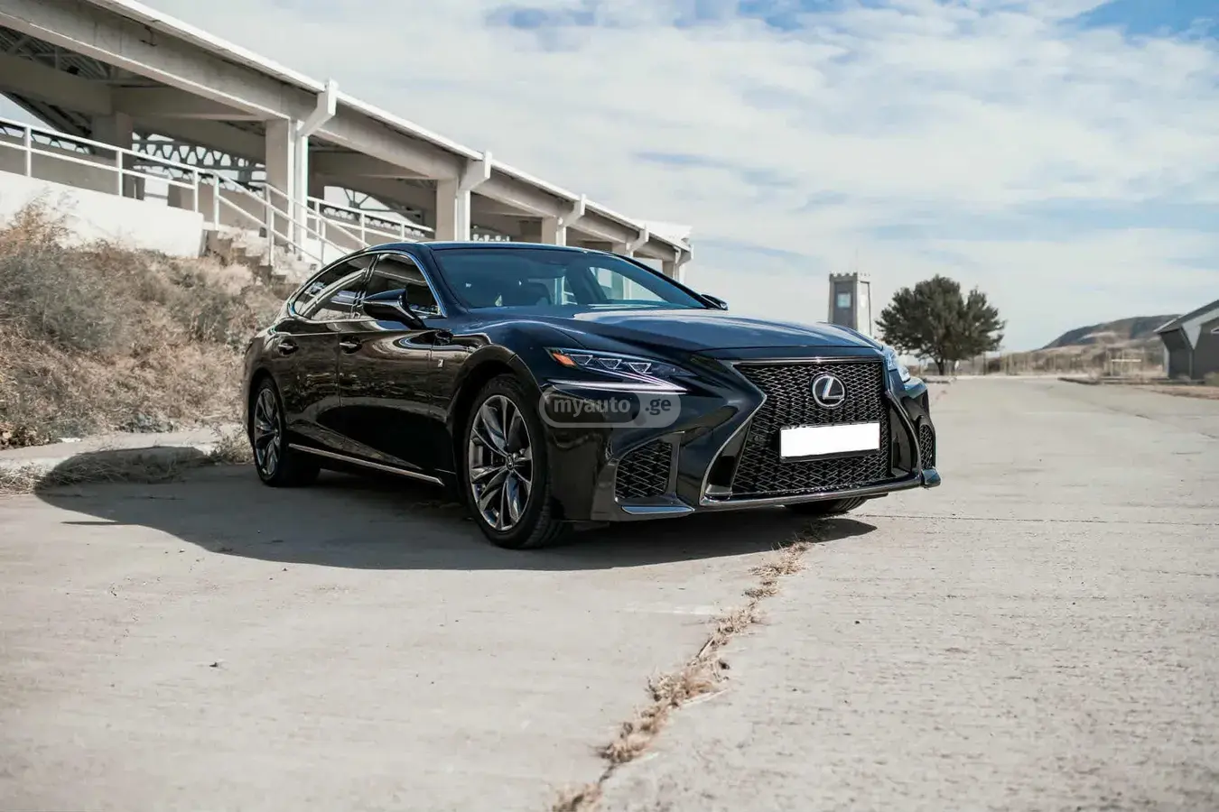 Lexus LS 500 2018 — photo 2