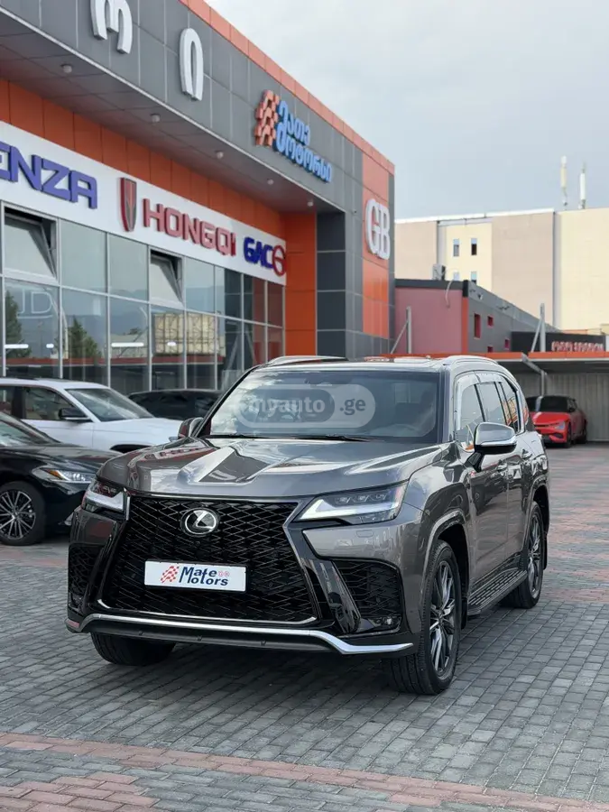 Lexus LX 500 2025 — photo 2