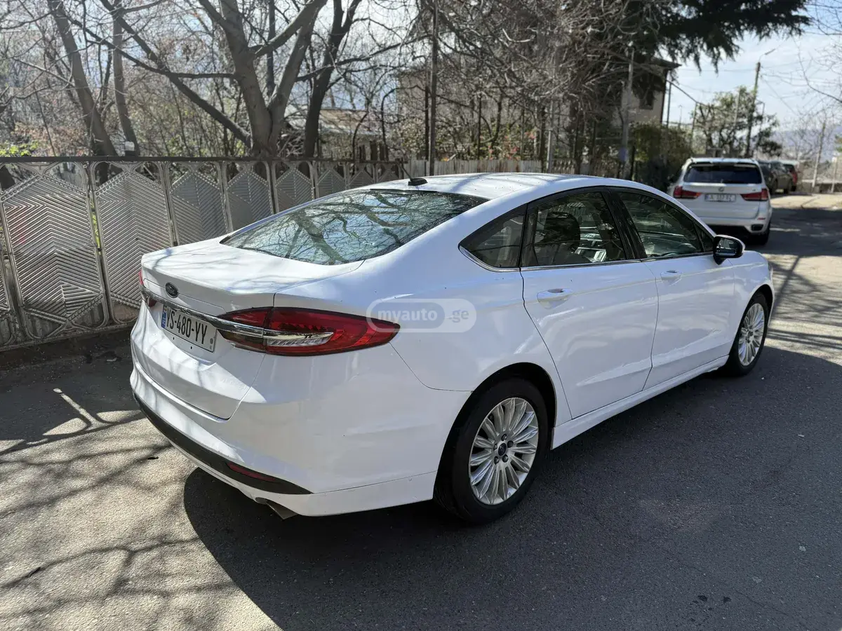 Ford Fusion 2017 — photo 2