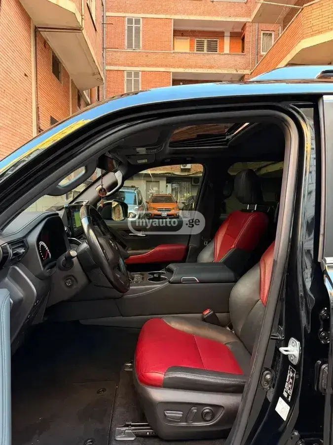 Toyota Land Cruiser 2022 — photo 2