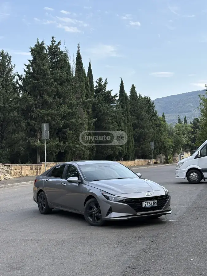 Hyundai Elantra 2021 — photo 2