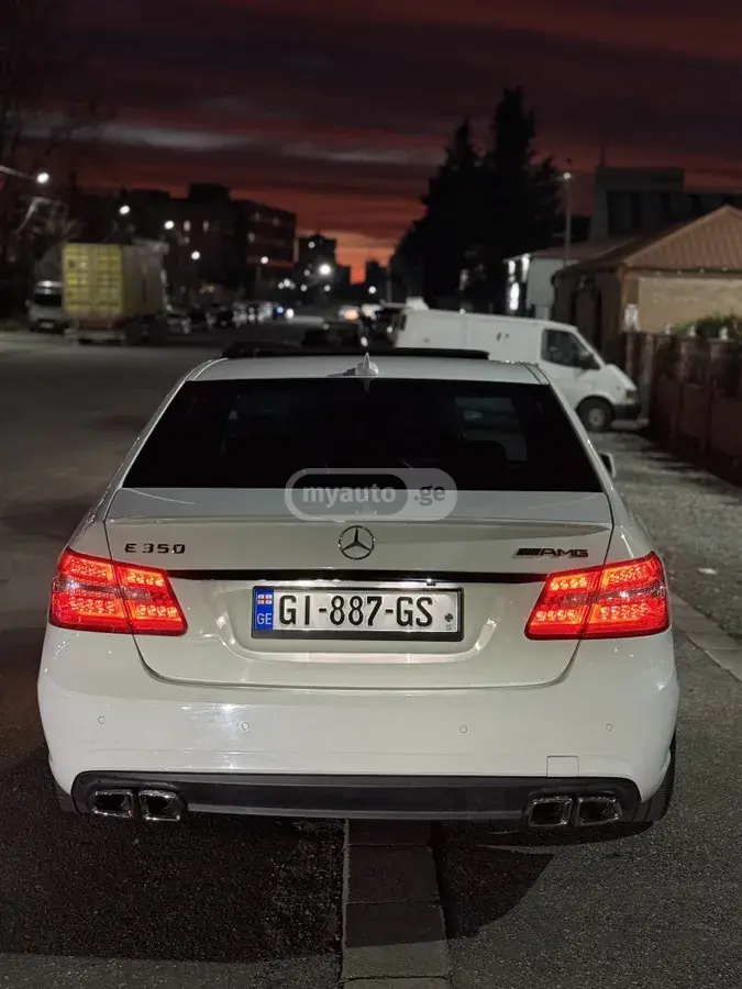Mercedes-Benz E 350 2012 — photo 2