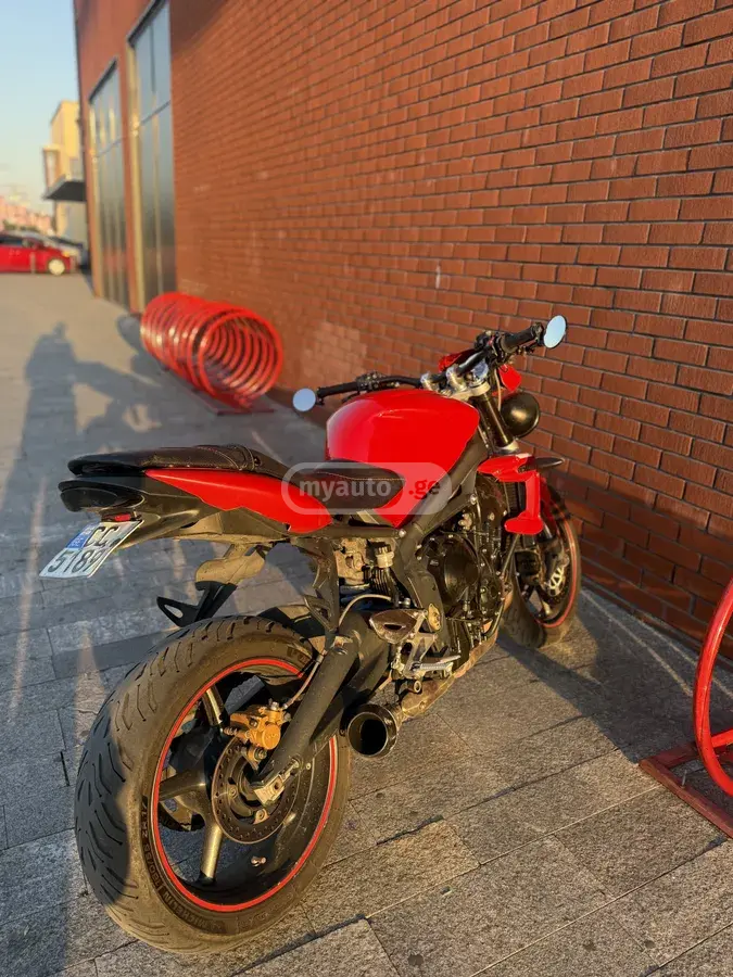 Triumph Street Triple 2008 — photo 2