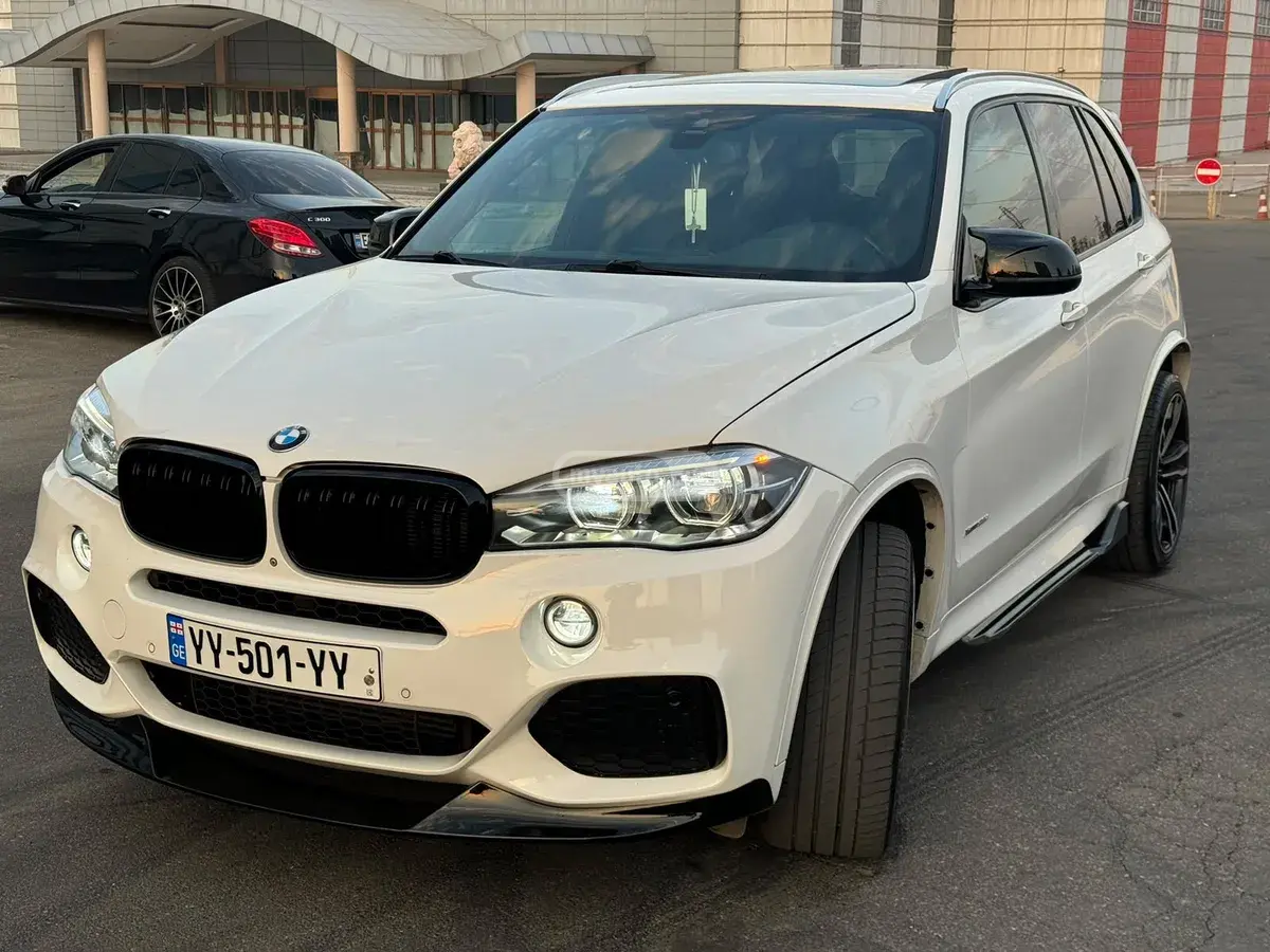 BMW X5 2017 — photo 2