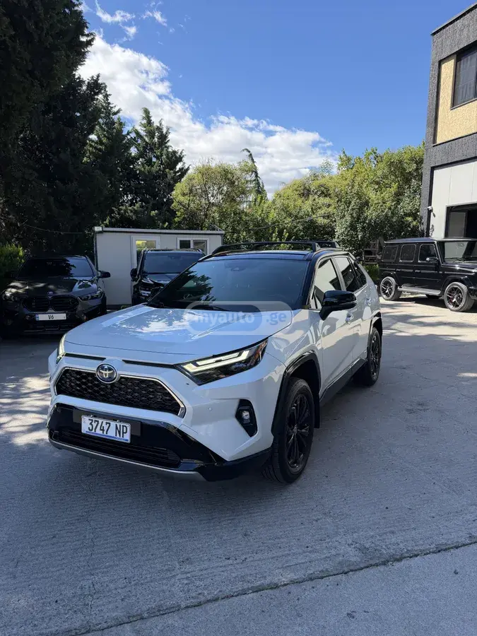 Toyota RAV4 2023 — photo 2