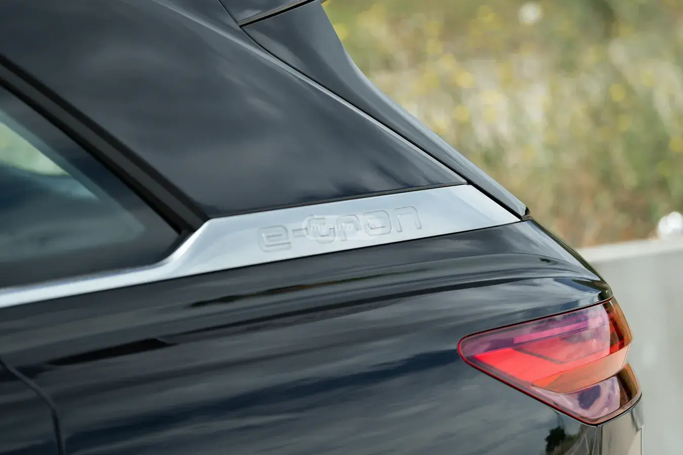 Volkswagen ID 6 2023 — photo 2