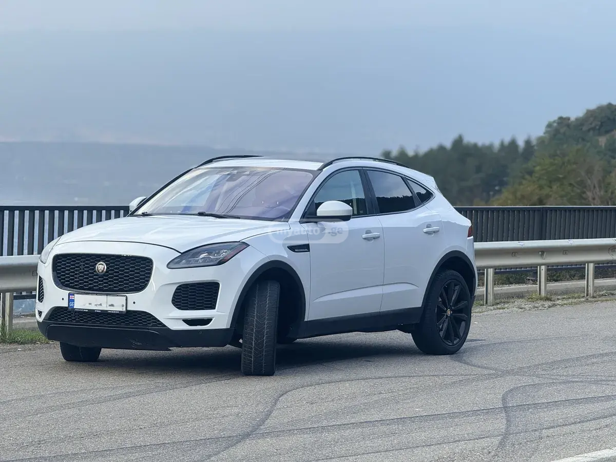 Jaguar E-Pace 2019 — photo 2