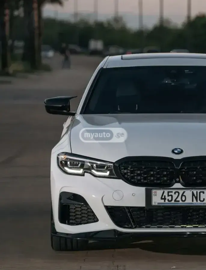 BMW 330
