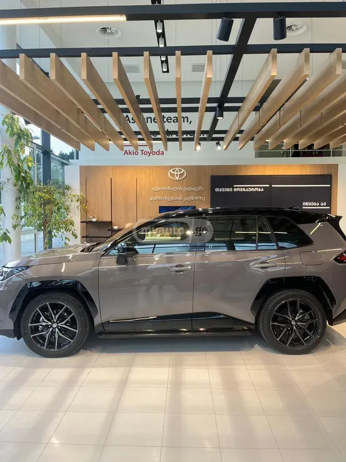Toyota RAV4 2026 — photo 2