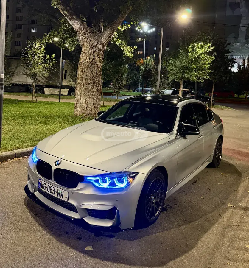 BMW 330