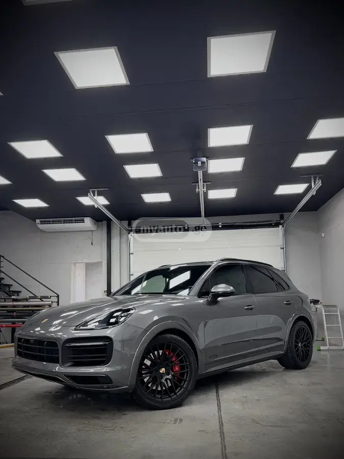Porsche Cayenne 2020 — photo 2