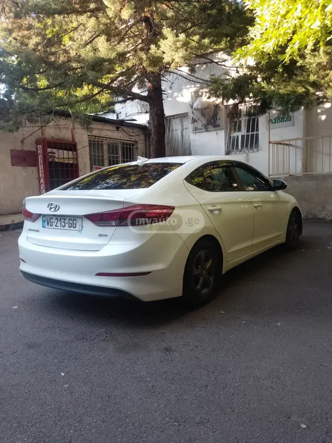 Hyundai Elantra