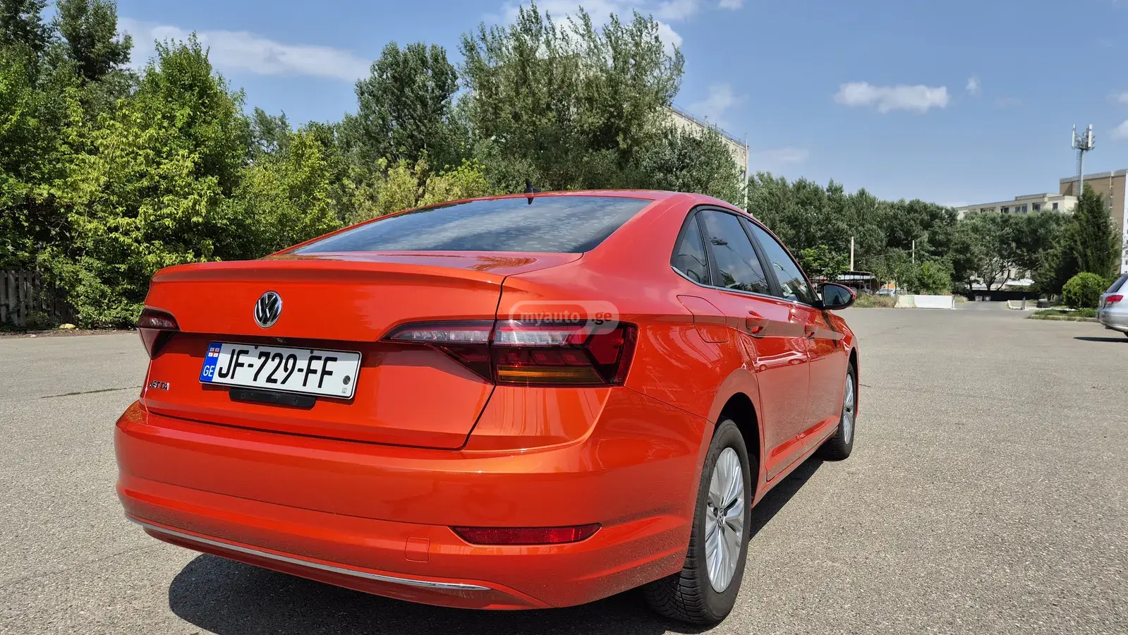 Volkswagen Jetta 2018 — photo 2