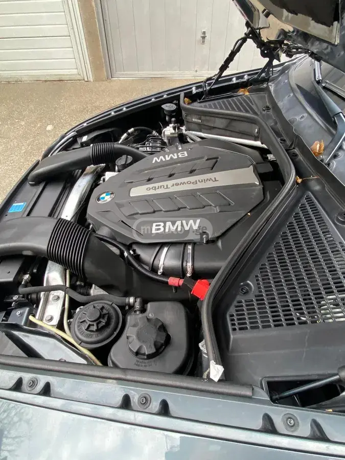 BMW X5 2012 — photo 2