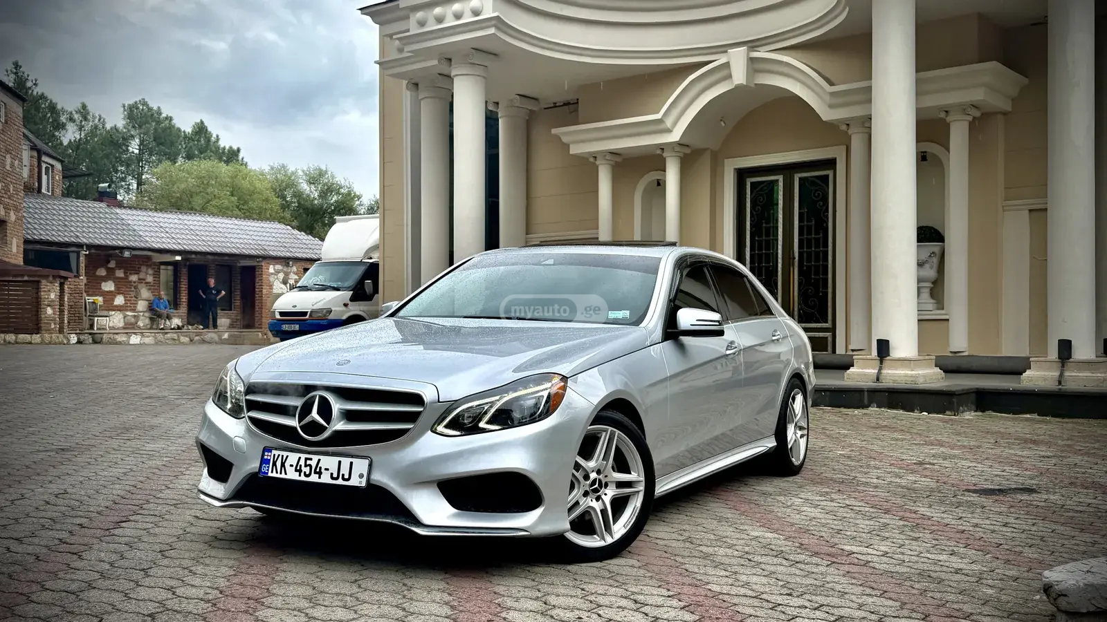 Mercedes-Benz E 350 2014 — photo 2