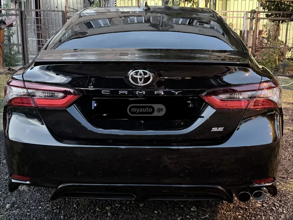Toyota Camry 2023 — photo 2
