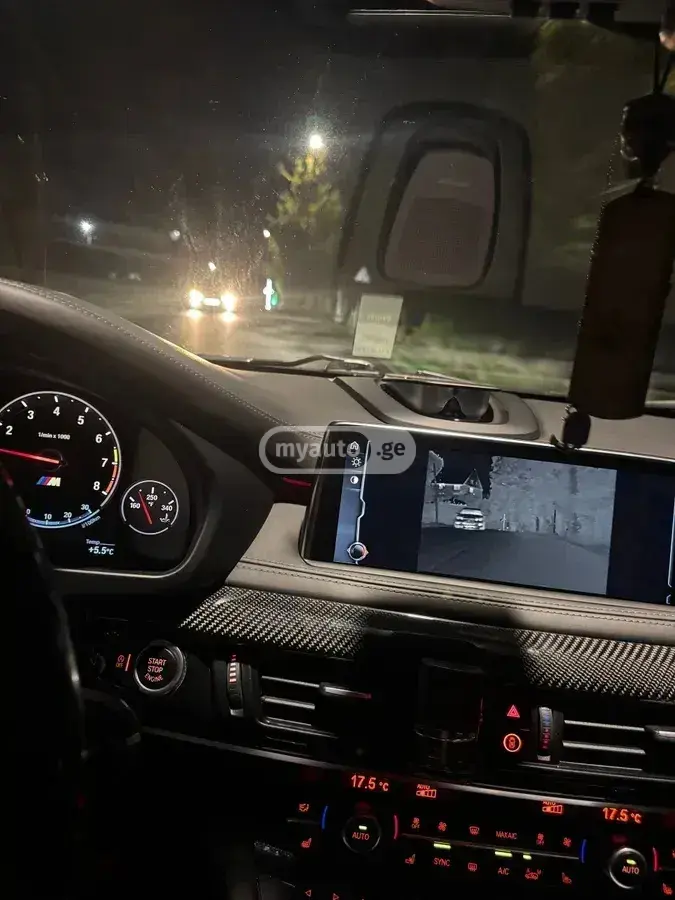 BMW X5 2017 — photo 2