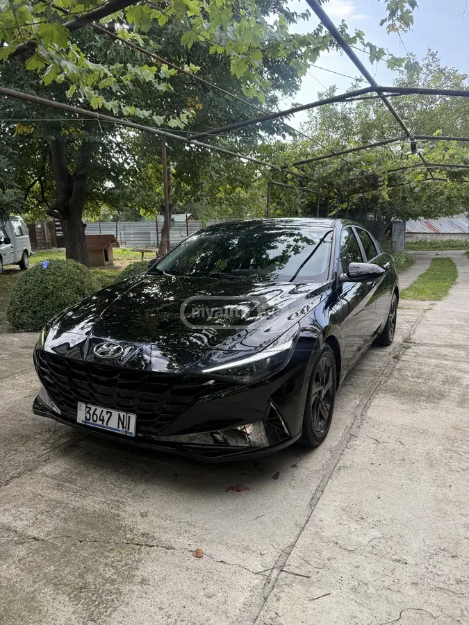 Hyundai Elantra 2021 — photo 2
