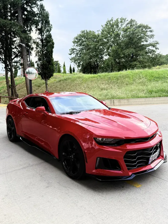 Chevrolet Camaro 2023 — photo 2