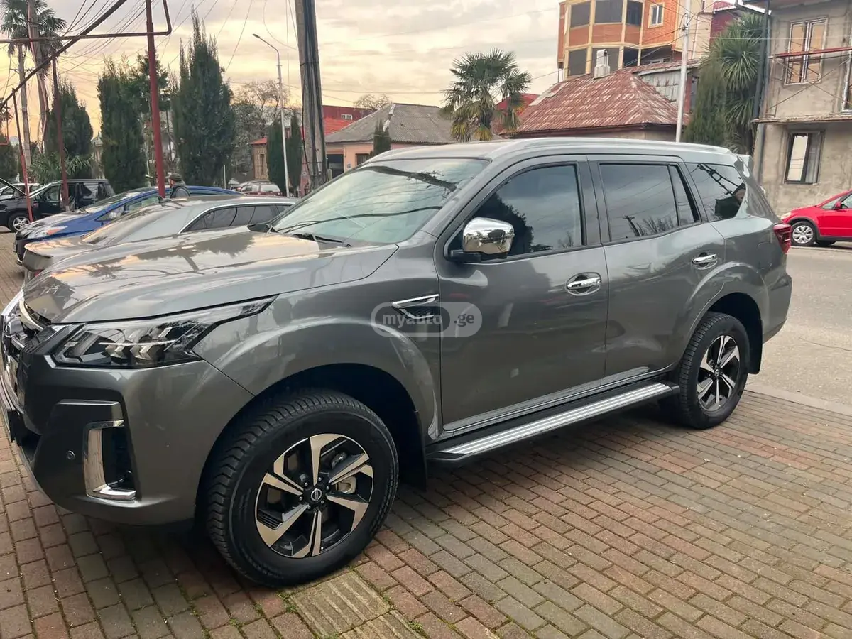 Nissan Xterra 2023 — photo 2