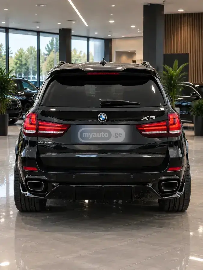 BMW X5 2017 — photo 2