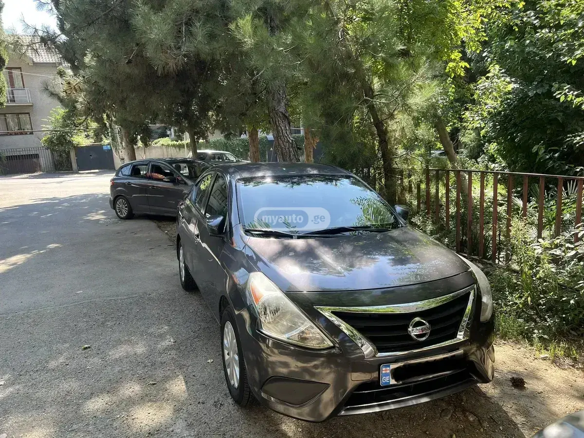 Nissan Versa 2015 — photo 2