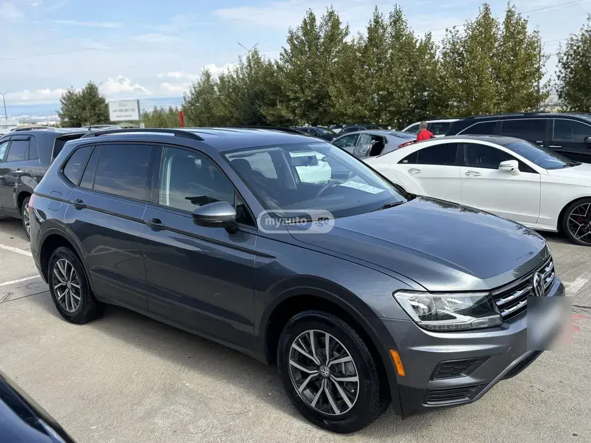 Volkswagen Tiguan 2021 — photo 2