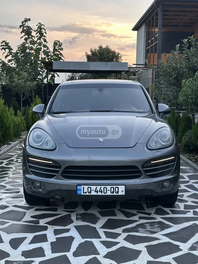 Porsche Cayenne 2013 — photo 2