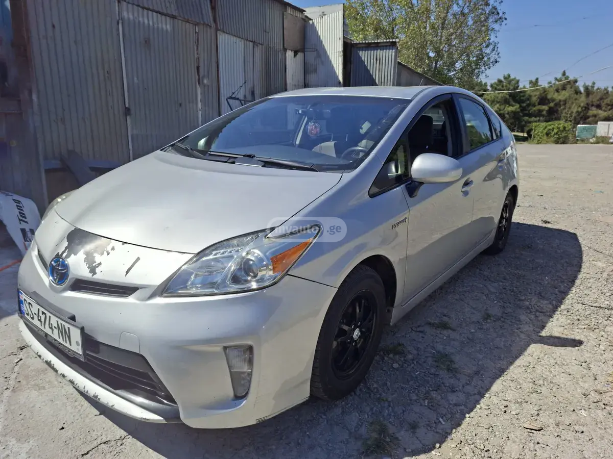 Toyota Prius 2014 — photo 2