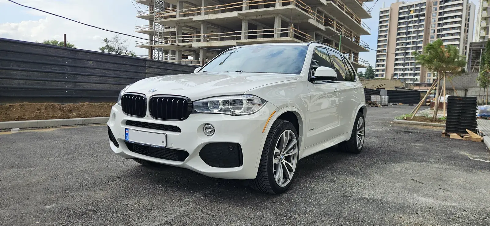 BMW X5 2016 — photo 2