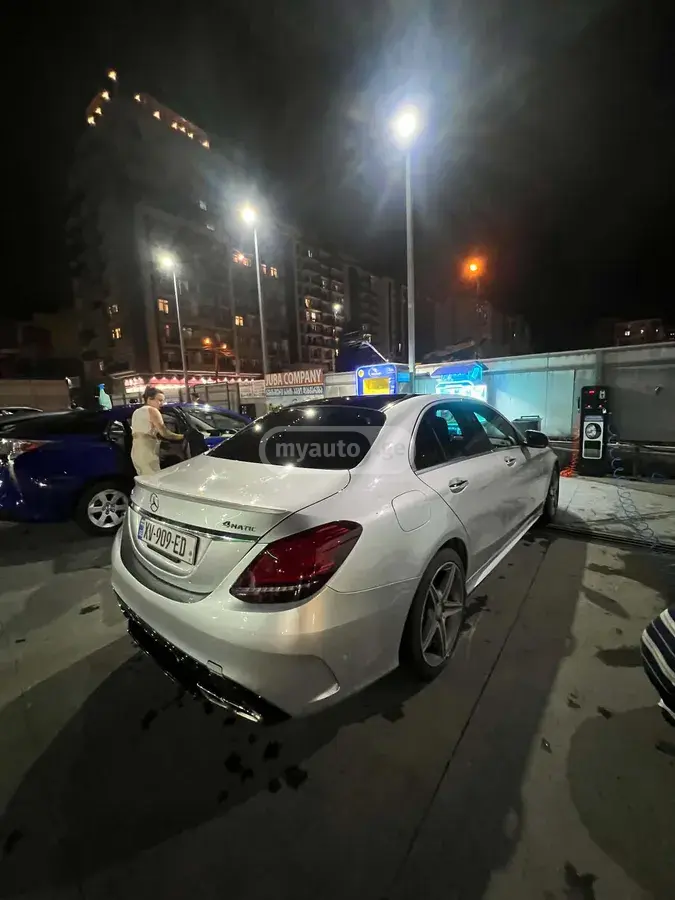 Mercedes-Benz C 300 2016 — photo 2