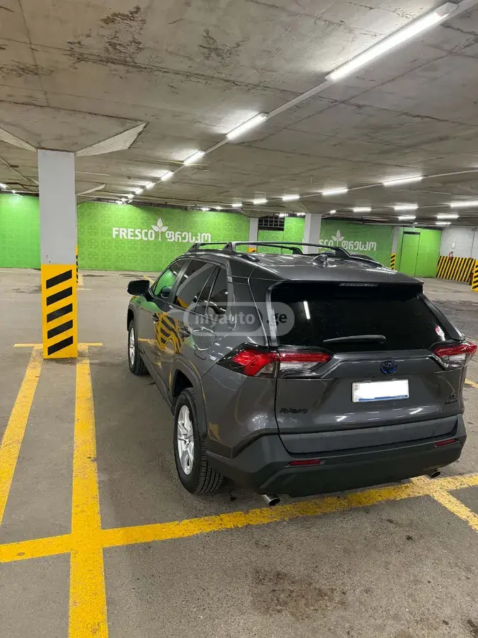 Toyota RAV4 2021 — photo 2