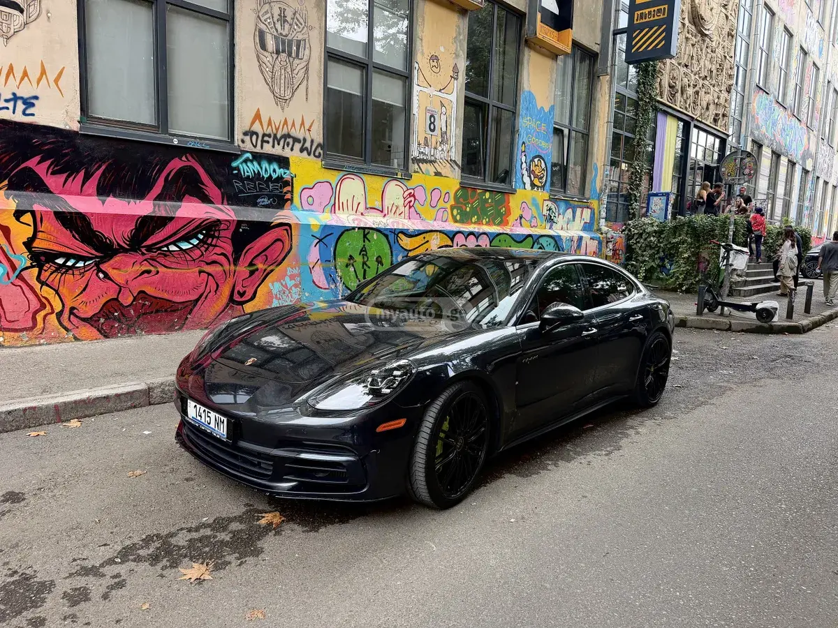 Porsche Panamera 2018 — photo 2