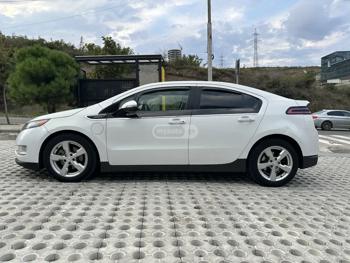 Chevrolet Volt 2013 — photo 2