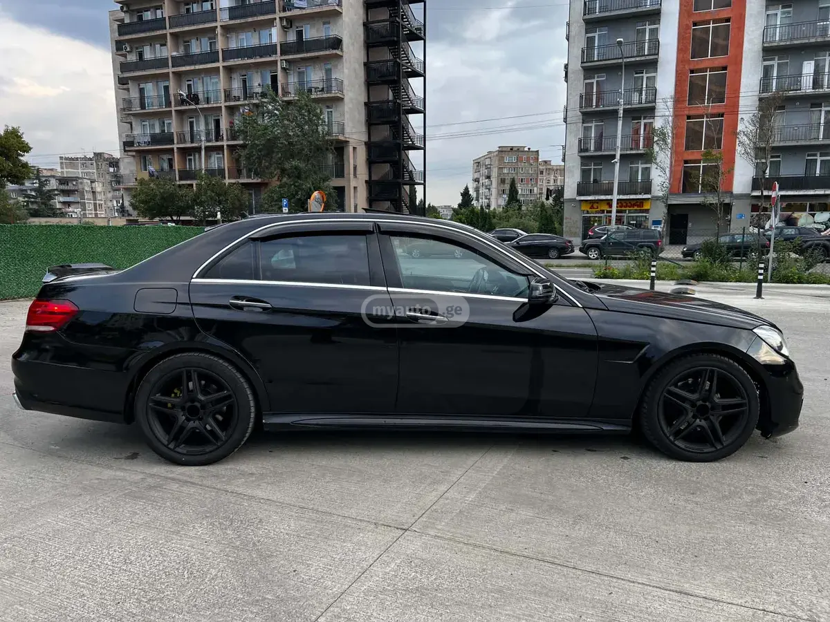 Mercedes-Benz E 350 2016 — photo 2