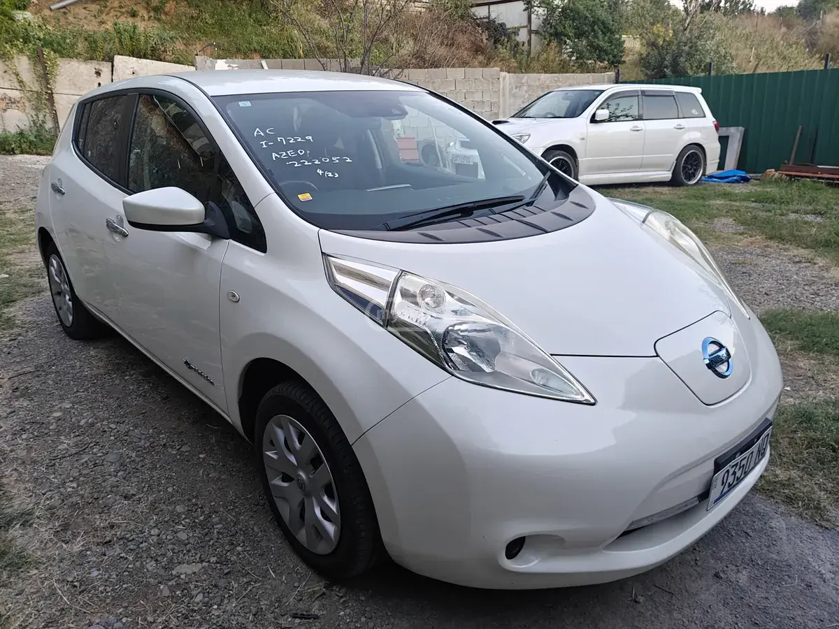 Nissan Leaf 2017 — photo 2