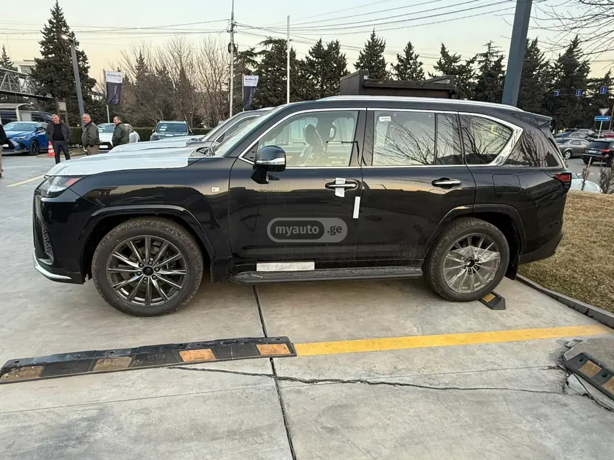 Lexus LX 500
